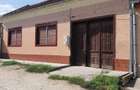Vind casa cu 8 camere ,2 curti ,anexe, , mobilata - 1