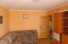 Inchiriez Apartament 2 camere DECOMANDAT, zona linistita, zona Liceu Economic, Etaj 1/4, Botosani - 1