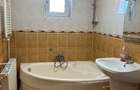 Ofer spre inchiriere apartament cu trei camere decomandat in Sfantu Gh - 2