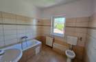 Casa individuala 7 camere+ apartament, 5 locuri de parcare. Sagului