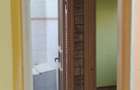 Apartament cu 3 camere semidecomandat în Micro 38 - 3