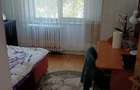 Inchiriez 1 camera intr un apartament cu 3 camere zona PACURARI COPOU