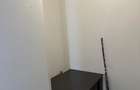Inchiriez camera de camin stil garsoniera, Lapus mol