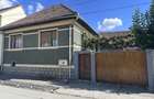 Casa de vanzare in Avrig zona centrala, teren 500 mp, curte generoasa si anexa - 5
