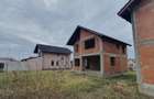 Vand casa la ro?u Proiect P+M 167mp,teren 504 mp