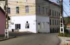 Casa cu etaj si curte - 1