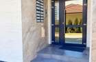 Vand sau inchiriez penthouse 80 m plus terasa 85m