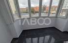 Apartament 70 mp semidecomandat 3 camere balcon 6 mp Bulevardul Unirii