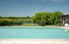 Vila individuala cu piscina si deschidere la lac Izvorani, zona ex - 5