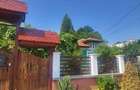 Casa de vanzare, 3 camere, curte mare - 2