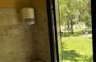 3 cladiri pe piloni: food truck/car vienez; toaleta externa; cladire/ghereta - 1