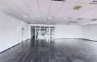 SPATIU COMERCIAL-30 avenue- 180 mp