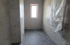Proprietar, vand apartament de 3 camere.