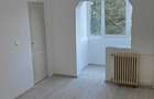 Garsoniera de vanzare, etaj 2, balcon, termopan zona Dambovita