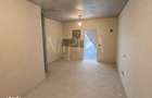 Apartament o camera de vanzare in Floresti