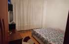 Traian, spre gara, 2 camere, decom., etaj 1