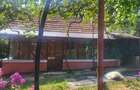 Casa de vanzare, 3 camere, curte mare - 5