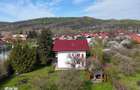 Vila 500 mp, teren 1.632 mp, ideala pentru locuinta sau pensiune