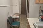 vand apartament cu 3 camere zona Dambu Pietros