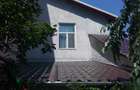 Apartament 3 camere in casa la curte - 1