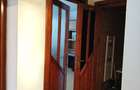 Apartament 3 camere zona strazii Sf Vineri mobilat-utilat 53000eur