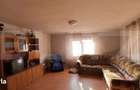 Casa de vanzare, cu 10 ari de teren, in zona linistita - 6