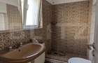 Casa cu 2 camere si mansarda ,plus bucatarie de vara .