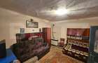 Casa din caramida, 4 camere, ?ura ?i curte mare S - 6