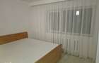 Dau in chirie ap 2 camere 54 mp (real) Bd Decebal - Semiluna 250 Euro - 2