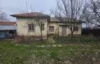 Vand casa din caramida cu 4 camere si garaj / Teren 900mp - 1