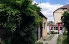 De VANZARE apartament , curte comuna cu 3 ap. ZONA DECEBAL