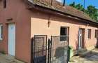 Casă cu 3 camere cu Teren 2700 Mp în Central - 5