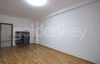 Apartament generos cu 7 camere | langa metrou si parc | rezidenta/birouri