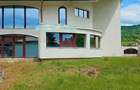 DE VANZARE! Proprietate Cu Arhitectura Unica Bune?ti Valcea 219.000 E