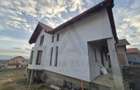 Casa 5 camere 2 bai garaj la subsol si teren 500 mp in Sura Mare - 1