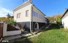 Vand casa P+Pod in Izvoarele, la 15km de Hunedoara, teren 920mp, anexa
