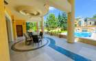 Conac victorian cu 2052 mp teren | două piscine încălzite - 6