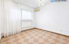 Apartament 3 camere, P-ța Romană, demisol, centrală proprie