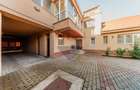 Cladire mixta-spatiu comercial 936 mp utili cu teren 1282 mp, Micalaca