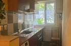 Apartament cu 3 camere,semidecomandat