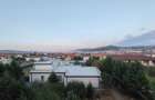 Apartament cu 4 camere, 112 mp + pod de 50 mp, 3 balcoane și 2 parcări
