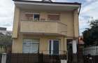 Casa cu 6 camere, curte ?i mansarda Bacau