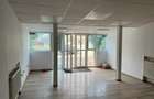 Inchiriez spatiu comercial Zona Intim - 1