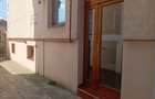 Inchiriez apartament la casa - 1
