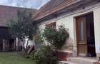 Casa de vanzare cu doua corpuri de locuit si sura mare, aproape de centrul comunei Dumbravita, Brasov - 4