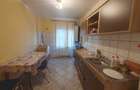 Inchiriez PT FETE o camera MARE in apartament 3 camere CETATE-75 euro - 2