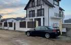 Vila conceputa pentru 3 familii in Sanpetru spre Harman