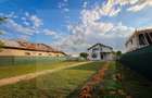 Casă cu 5 camere cu Teren 4500 Mp în Băneasa - 3