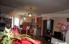 Casa cu etaj ?i spa?iu comercial, vedere la partia de sc - 6
