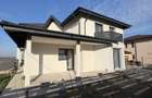 Casă cu 3 camere în Valea Adâncă
